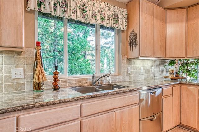 39649 Crest Point Lane, Shaver Lake, CA 93664