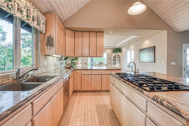 39649 Crest Point Lane, Shaver Lake, CA 93664