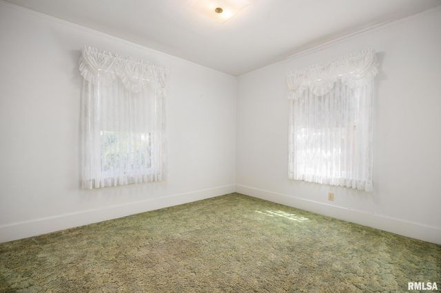 905 E CORRINGTON Avenue, Peoria, IL 61603