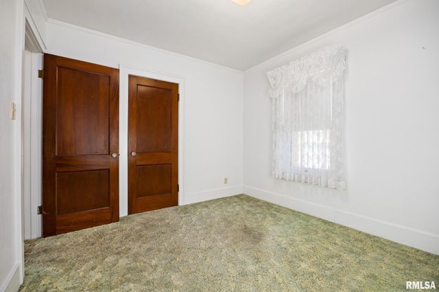 905 E CORRINGTON Avenue, Peoria, IL 61603