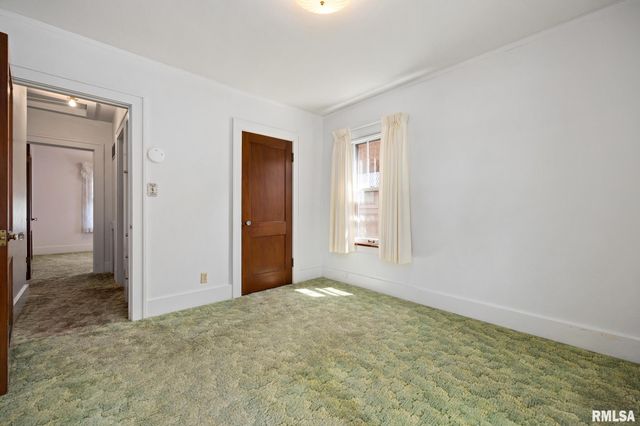 905 E CORRINGTON Avenue, Peoria, IL 61603