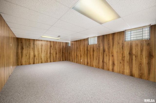 905 E CORRINGTON Avenue, Peoria, IL 61603