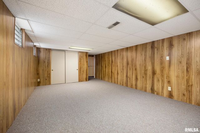 905 E CORRINGTON Avenue, Peoria, IL 61603