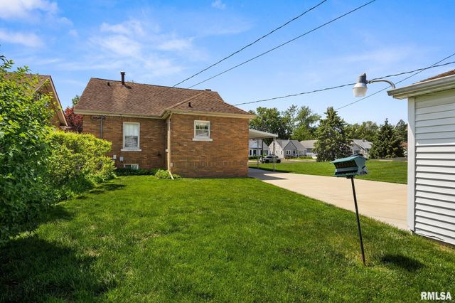 905 E CORRINGTON Avenue, Peoria, IL 61603