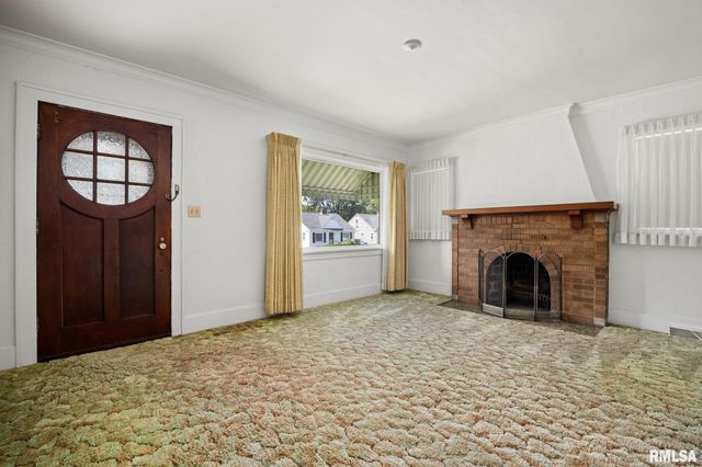 905 E CORRINGTON Avenue, Peoria, IL 61603