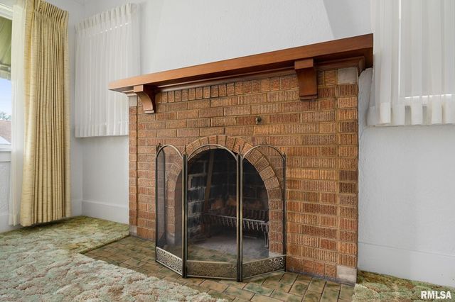 905 E CORRINGTON Avenue, Peoria, IL 61603