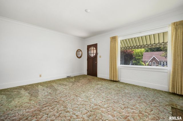 905 E CORRINGTON Avenue, Peoria, IL 61603