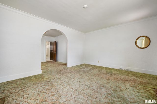 905 E CORRINGTON Avenue, Peoria, IL 61603