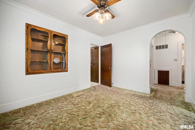 905 E CORRINGTON Avenue, Peoria, IL 61603