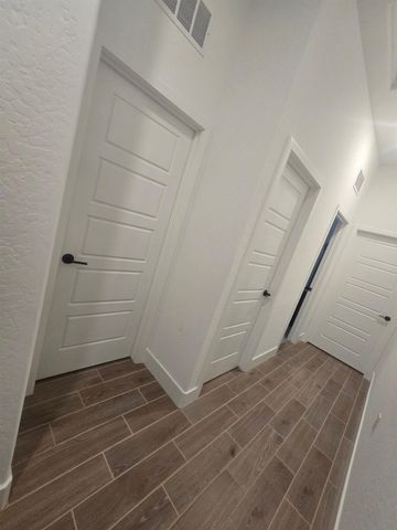 702 Atlantica Drive S, Madera, CA 93636