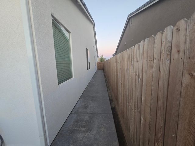 702 Atlantica Drive S, Madera, CA 93636