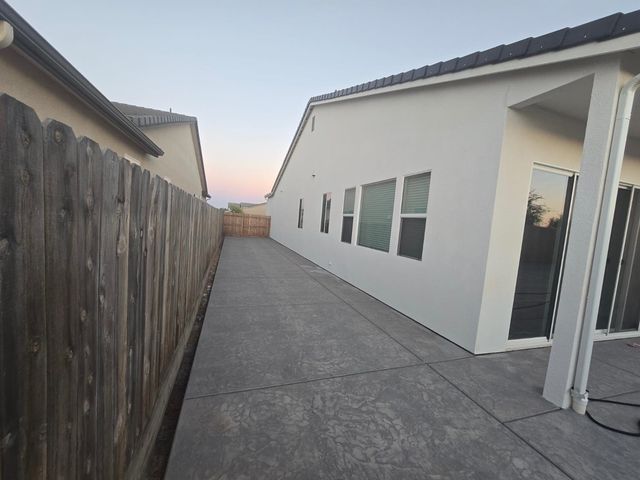 702 Atlantica Drive S, Madera, CA 93636