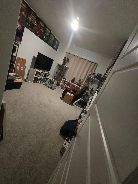 Image 12 of property listing at 702 Atlantica Drive S, Madera, CA 93636
