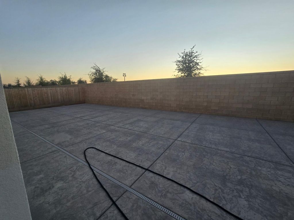 Image 35 of property listing at 702 Atlantica Drive S, Madera, CA 93636