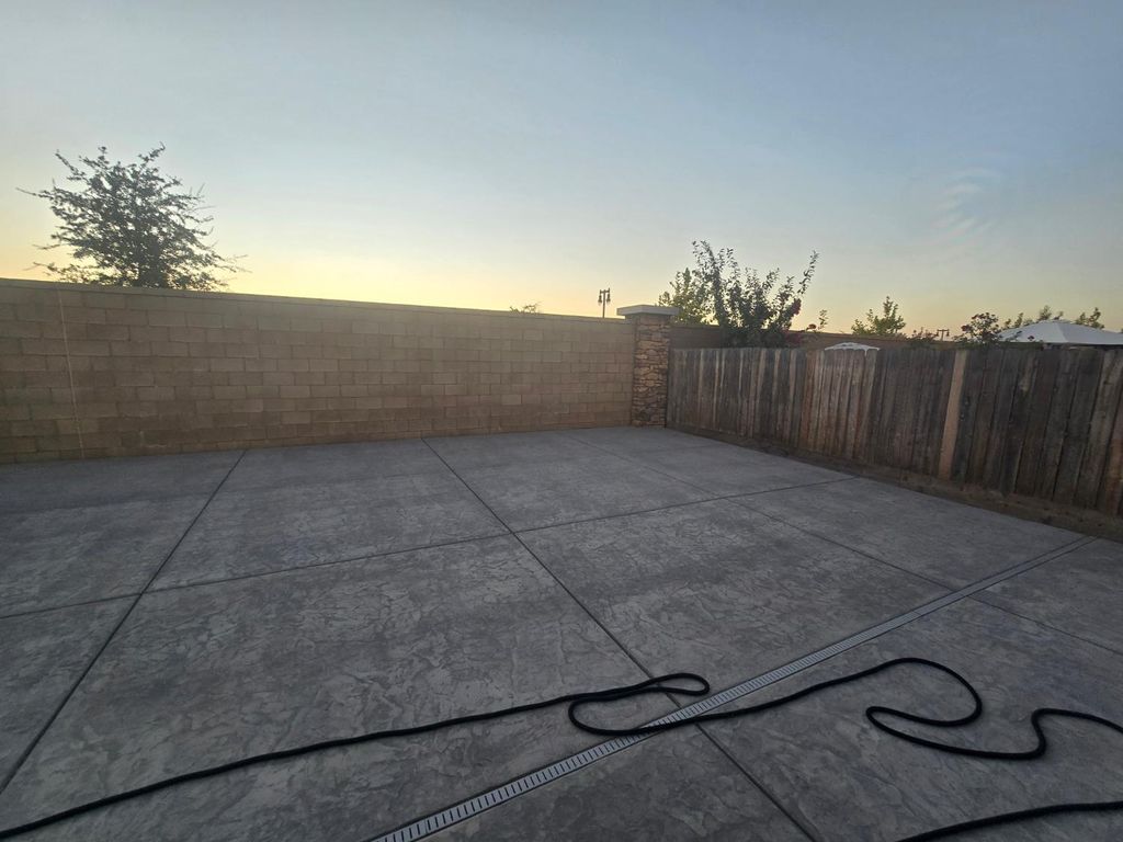 Image 38 of property listing at 702 Atlantica Drive S, Madera, CA 93636
