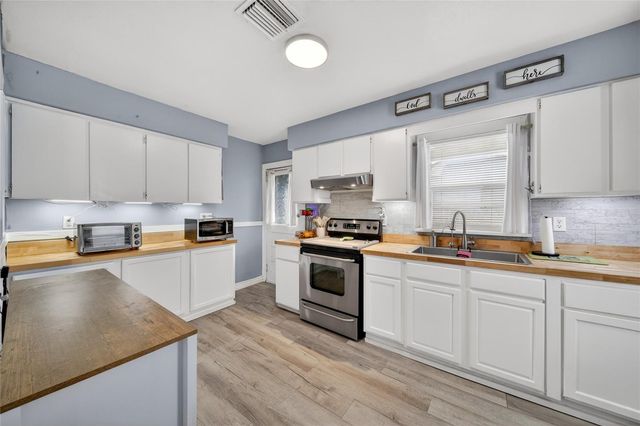 221 AVENUE F SE, Winter Haven, FL 33880