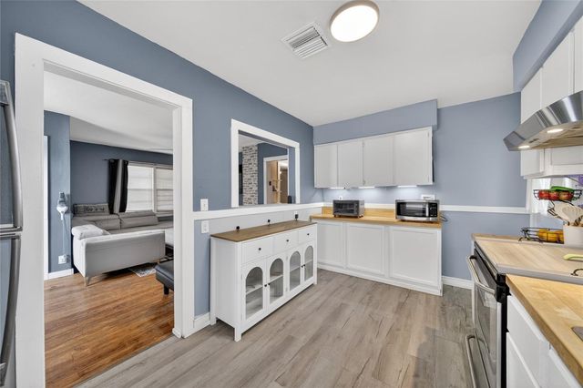 221 AVENUE F SE, Winter Haven, FL 33880