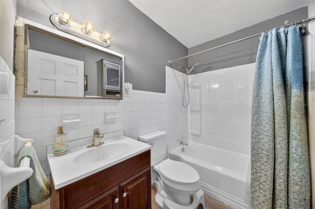 221 AVENUE F SE, Winter Haven, FL 33880