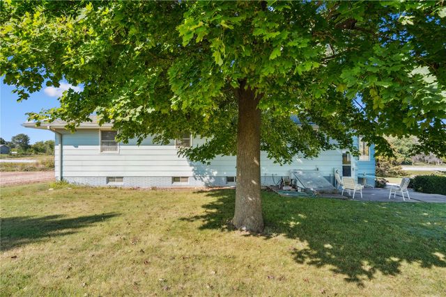 4565 Alice Road, Center Point, IA 52213