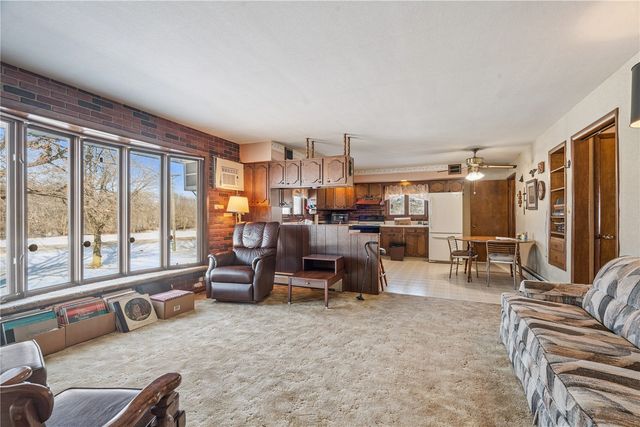 4565 Alice Road, Center Point, IA 52213