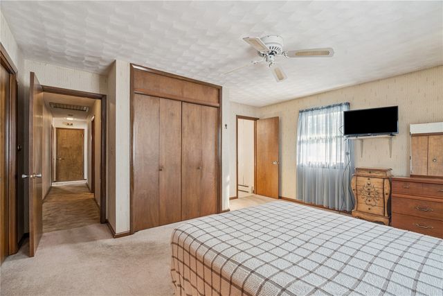 4565 Alice Road, Center Point, IA 52213