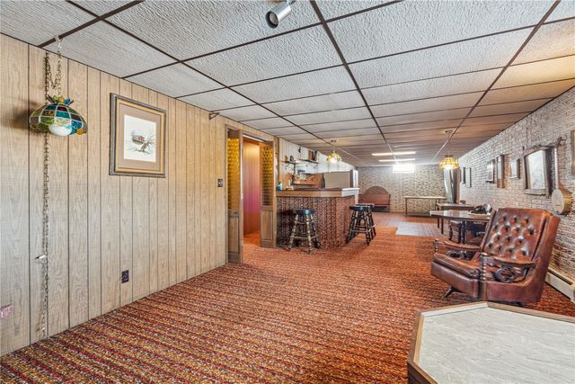 4565 Alice Road, Center Point, IA 52213