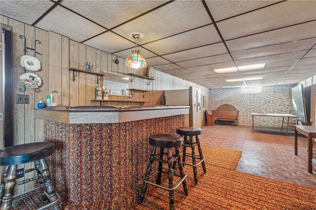 4565 Alice Road, Center Point, IA 52213