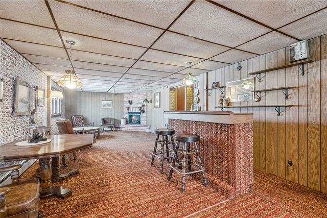 4565 Alice Road, Center Point, IA 52213