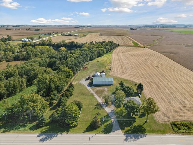 4565 Alice Road, Center Point, IA 52213