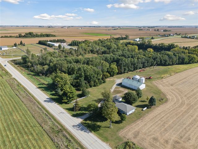 4565 Alice Road, Center Point, IA 52213