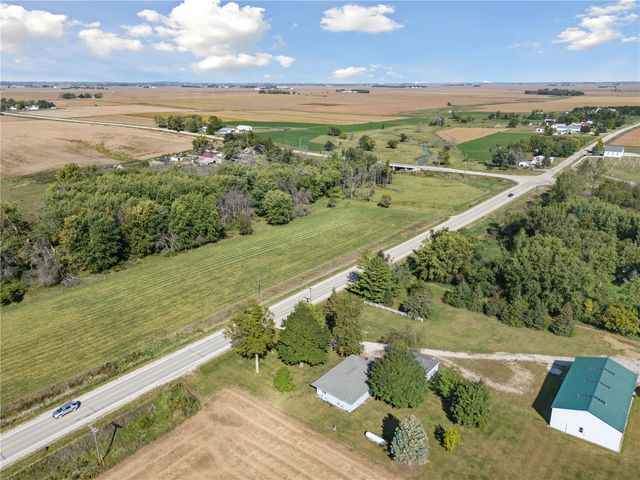 4565 Alice Road, Center Point, IA 52213