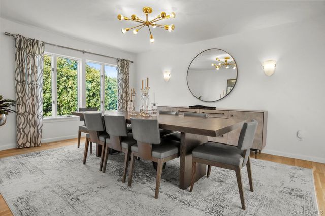 14 Old Colony Drive, Larchmont, NY 10538