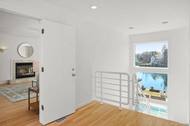 14 Old Colony Drive, Larchmont, NY 10538