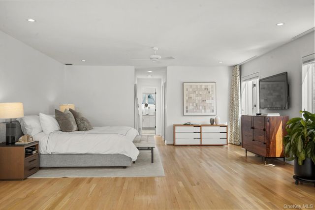 14 Old Colony Drive, Larchmont, NY 10538