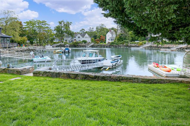 14 Old Colony Drive, Larchmont, NY 10538