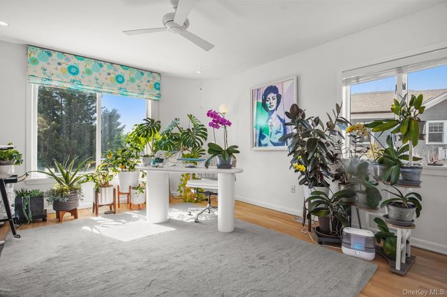 14 Old Colony Drive, Larchmont, NY 10538