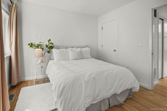 14 Old Colony Drive, Larchmont, NY 10538