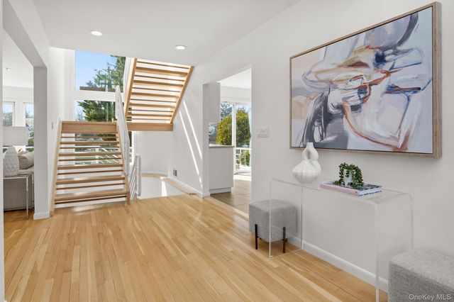 14 Old Colony Drive, Larchmont, NY 10538