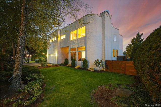 14 Old Colony Drive, Larchmont, NY 10538