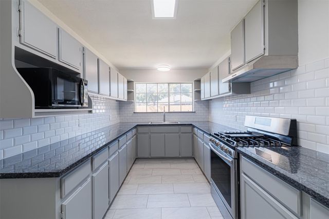 2122 Maple Circle, Rosenberg, TX 77471