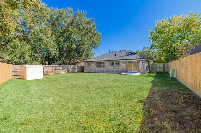 2122 Maple Circle, Rosenberg, TX 77471