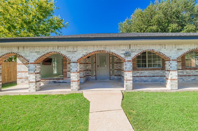 2122 Maple Circle, Rosenberg, TX 77471