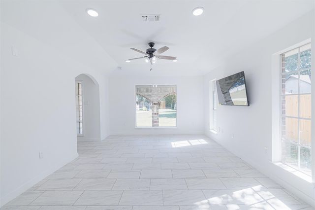 2122 Maple Circle, Rosenberg, TX 77471