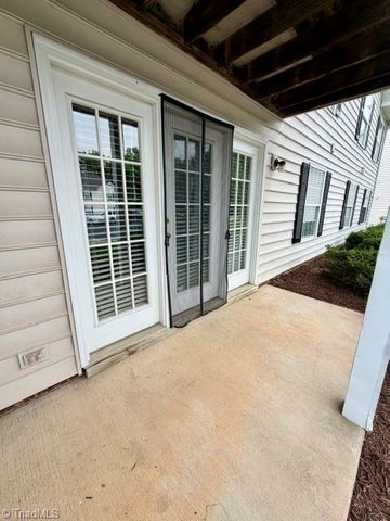 7129 Friendly Avenue D, Greensboro, NC 27410