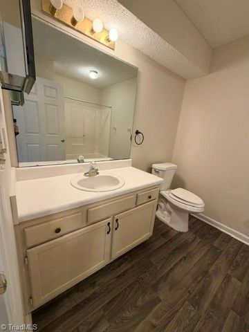 7129 Friendly Avenue D, Greensboro, NC 27410