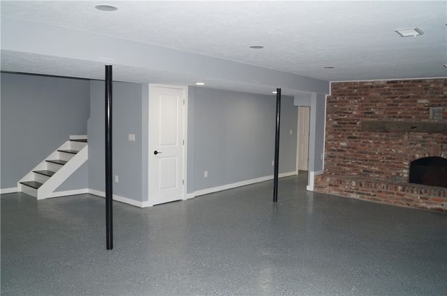 412 Jane St, Jeannette, PA 15644