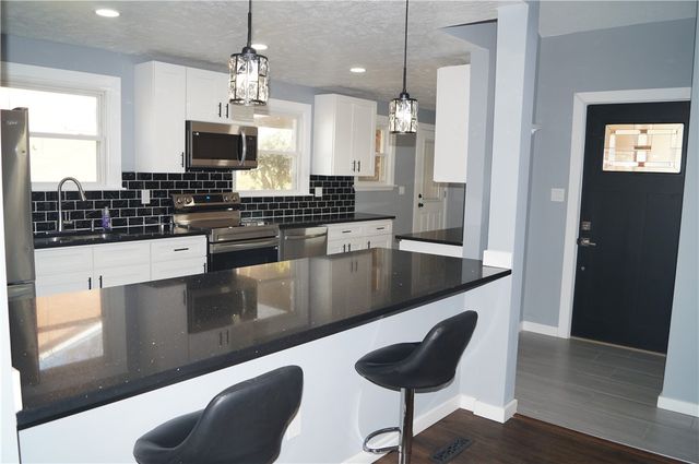 412 Jane St, Jeannette, PA 15644