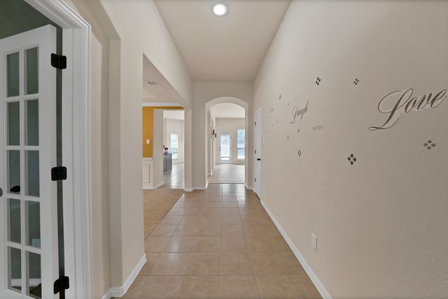 8118 La Frontera Trail, Arlington, TX 76002