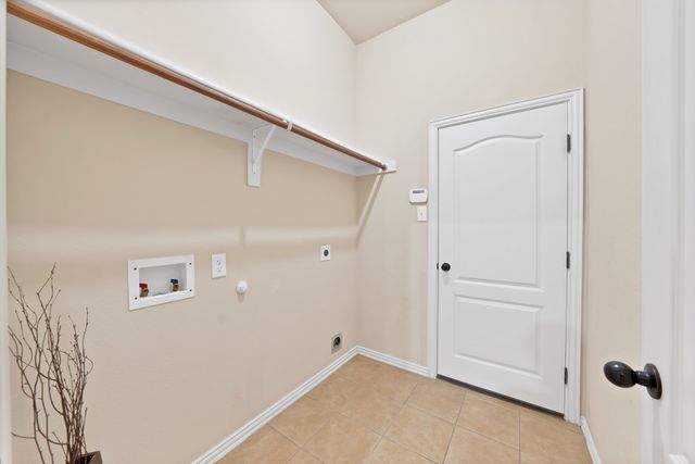 8118 La Frontera Trail, Arlington, TX 76002