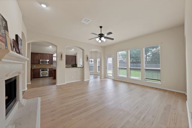 8118 La Frontera Trail, Arlington, TX 76002
